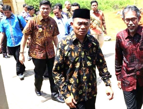 Mendikbud Muhadjir; Sukses Menandatangani Prasasti Pembangunan SMA-SMK Sul-Sel