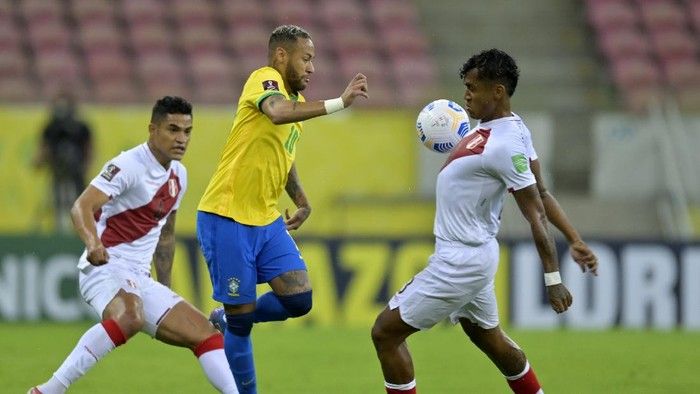 5. Brazil Hantam Peru 2-0