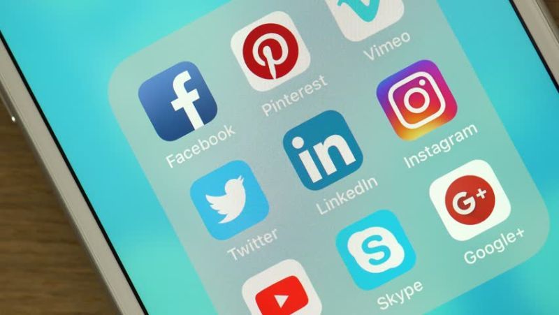 Semalam Media Sosial seperti WhatsApp, Facebook dan Instagram Sempat Down, Apa Penyebabnya? 