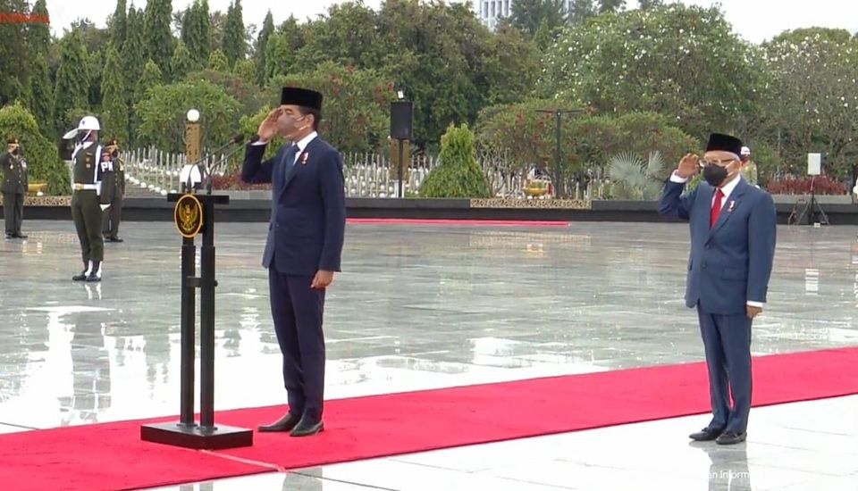 Presiden Jokowi Pimpin Hari Pahlawan di TMP Kalibata, dan Sebut Bangsa Indonesia Kini Kian Kokoh Bagaikan Karang!