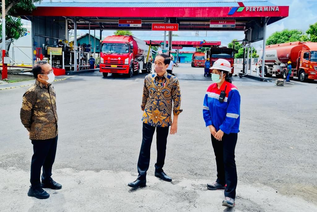 Jokowi Tinjau Terminal BBM