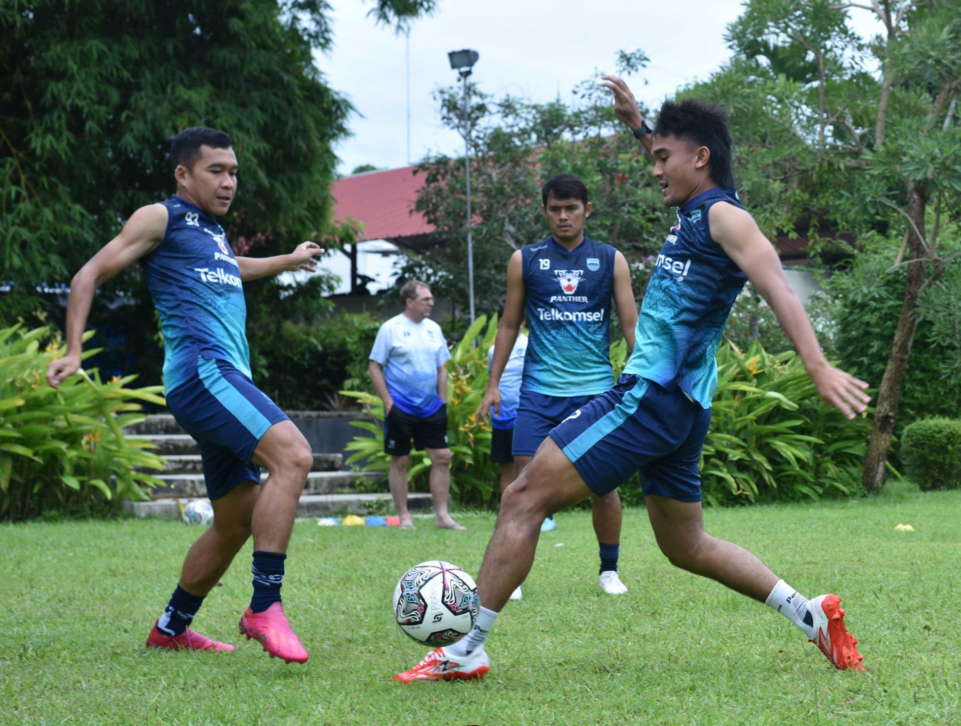 Jaga Performa Tim, Persib Bandung Gelar Latihan Pemulihan Sehari Usai Kalahkan Madura United