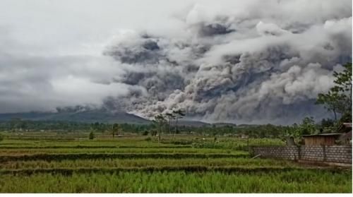 Kominfo : Segera dipulihkan Jarigan Komunikasi di Sekitar Gunung Semeru 