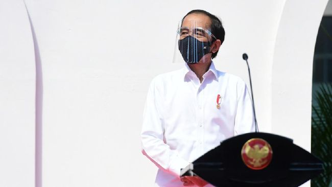 Presiden Jokowi Resmikan Bandara Tebelian di Dekat Perbatasan dengan Malaysia