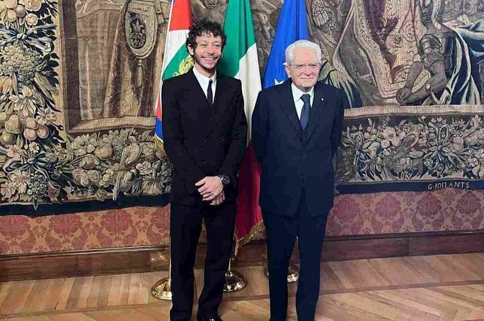 Valentino Rossi Beri Hadiah Spesial untuk Presiden Italia