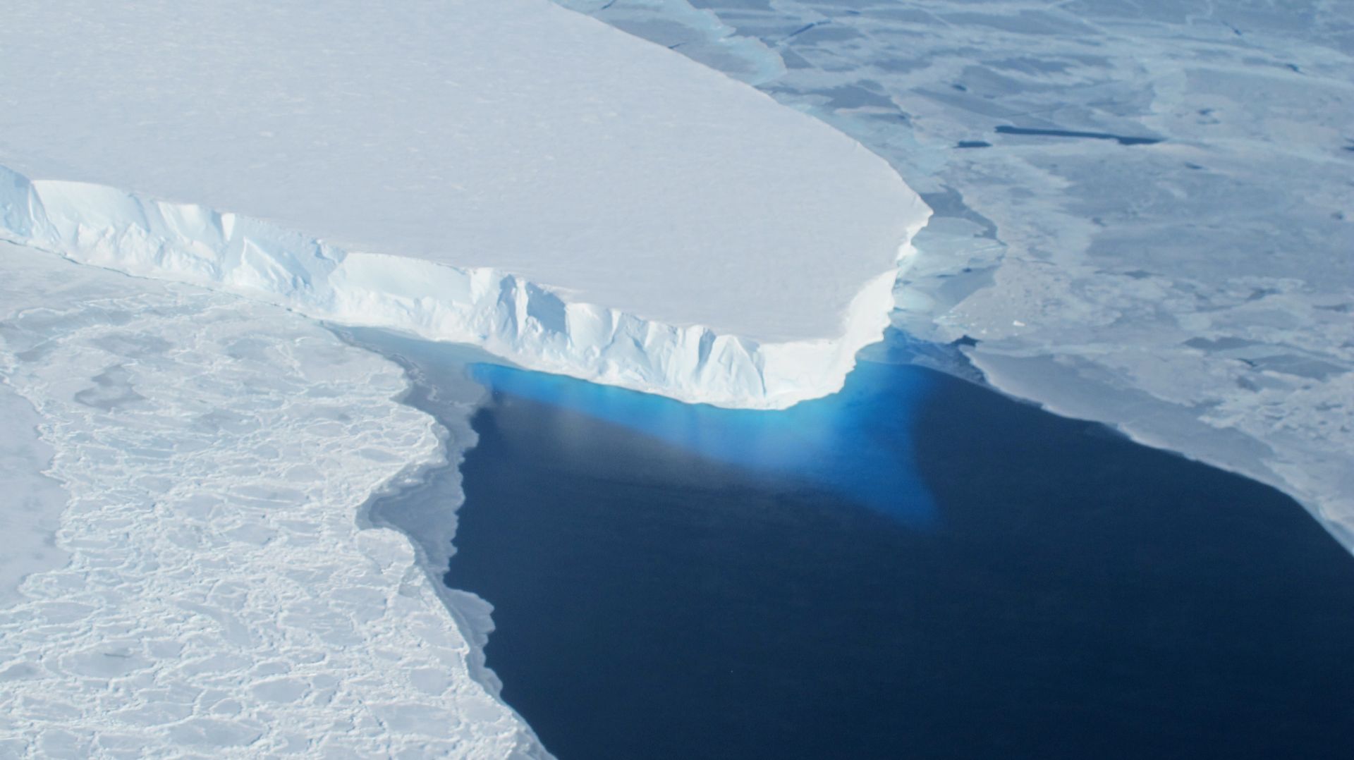 Lapisan Es Penting Gletser 'Kiamat' Antartika Terancam Pecah dalam 5 Tahun
