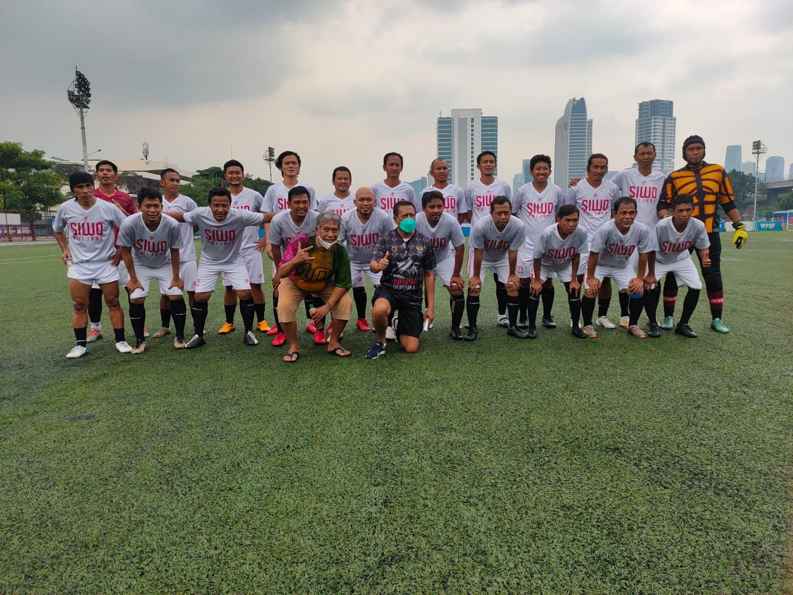 Laga Uji Coba : Tim Sepakbola Wartawan DKI Jakarta Menang Tipis 2-1 atas Tim IFF