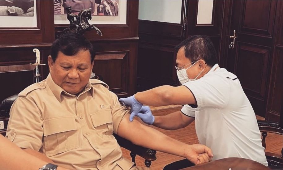 Menhan Prabowo  Subianto Dapat Booster Vaksin Nusantara