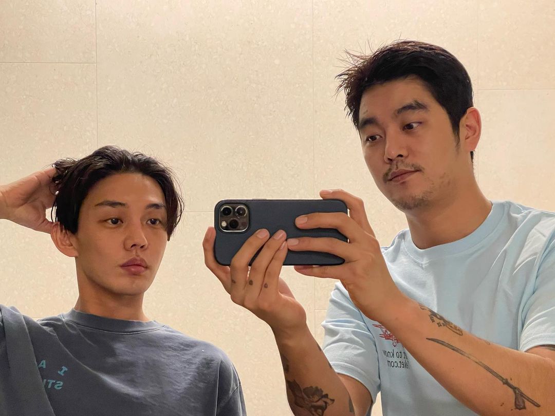 Diisukan Gay, Yoo Ah In Pamer Foto Mesra Bersama Pacar Prianya di Instagram