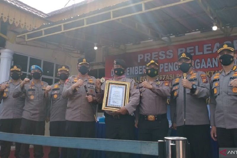 Tangkap Jambret, Polisi Dapat Penghargaan dari Kapolda Riau