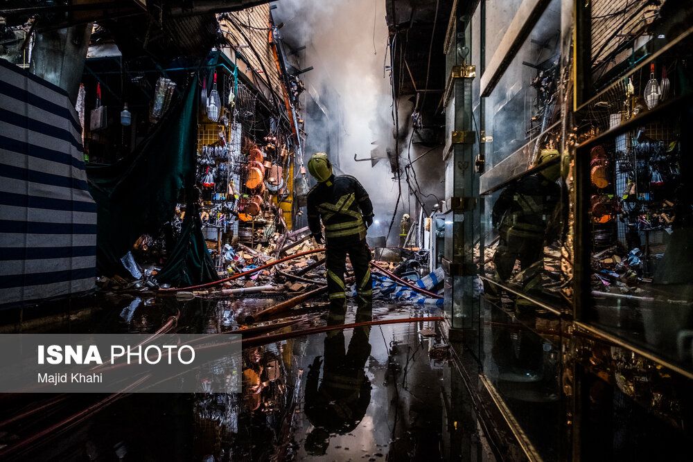 Api Hancurkan Bagian Bersejarah Grand Bazaar Teheran