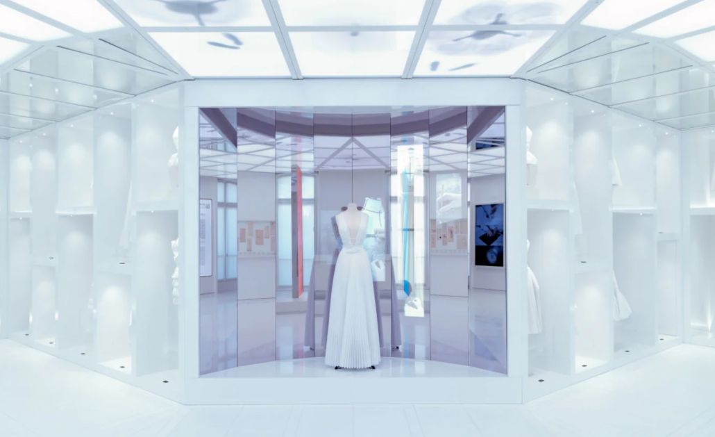 Melihat-lihat Toko dan Museum La Galerie Dior Baru