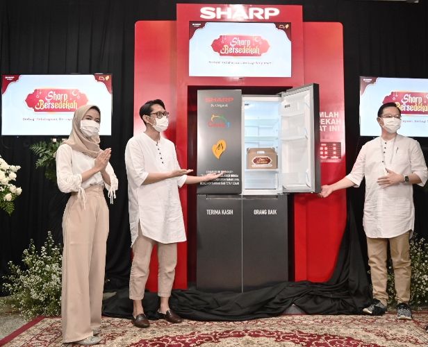 Sharp Bersedekah Ajak Masyarakat Berbagi Makanan di Ruang Publik, Salurkan ke Panti-panti Asuhan