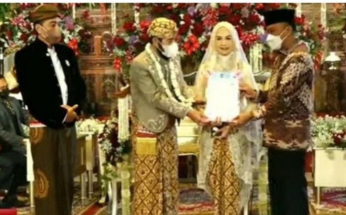 Ketua MK Anwar Usman dan Idayati Sah Menjadi Suami Istri