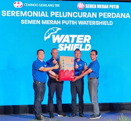 Semen Merah Putih Watershield Berikan Efek Daun Talas pada Bangunan