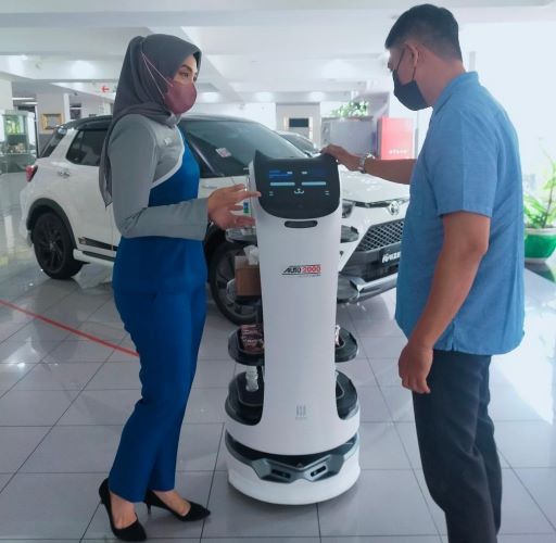 Dealer Auto2000 Surabaya Kertajaya & Basuki Rachmat Operasikan Robot Pelayanan