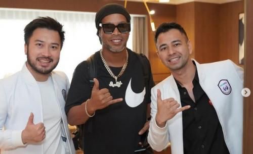 Ronaldinho Tiba di Indonesia, Siap Bela RANS Nusantara FC dan Hibur Pecinta Sepakbola Indonesia