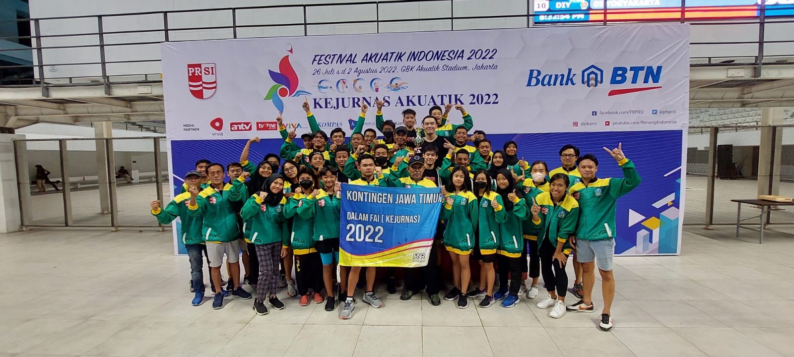 Tim Renang Jawa Timur Juara Umum Festival Akuatik Indonesia 2022
