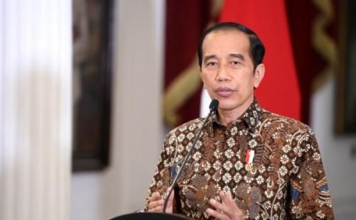 Presiden Jokowi Bagikan BLT BBM di Jayapura 