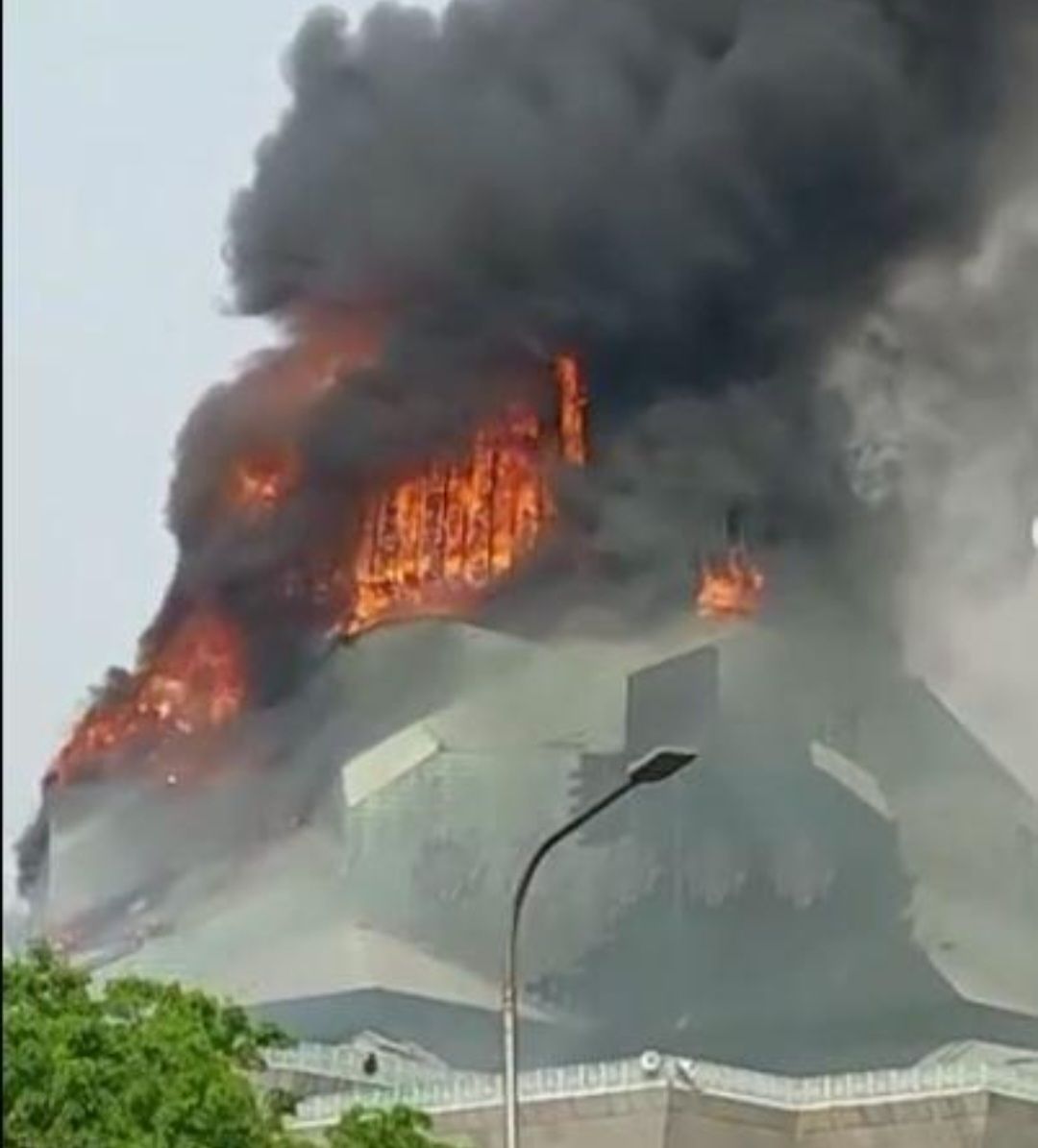 Kubah Masjid Jakarta  Islamic Center Jakarta Utara Kebakaran