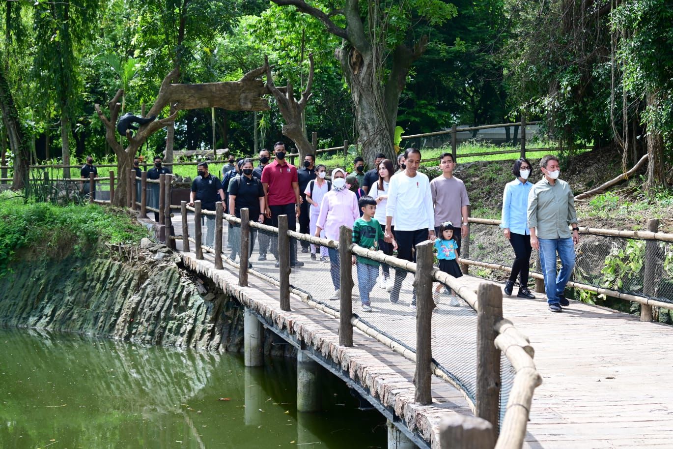 Presiden Jokowi dan Keluarga Kunjungi Solo Safari 