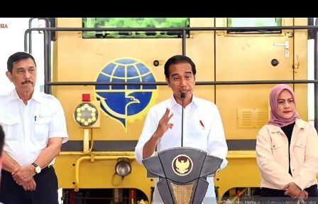 Presiden Jokowi  Resmikan Kereta Api Makassar-Parepare