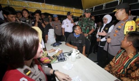 Bersama Panglima TNI, Kapolri Jenderal Listyo Sigit Prabowo Cek Pos Layanan Terpadu di Terminal Purabaya