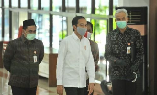 Hari Ini, Jokowi dan Ganjar Pranowo akan Hadiri Rakernas PDIP