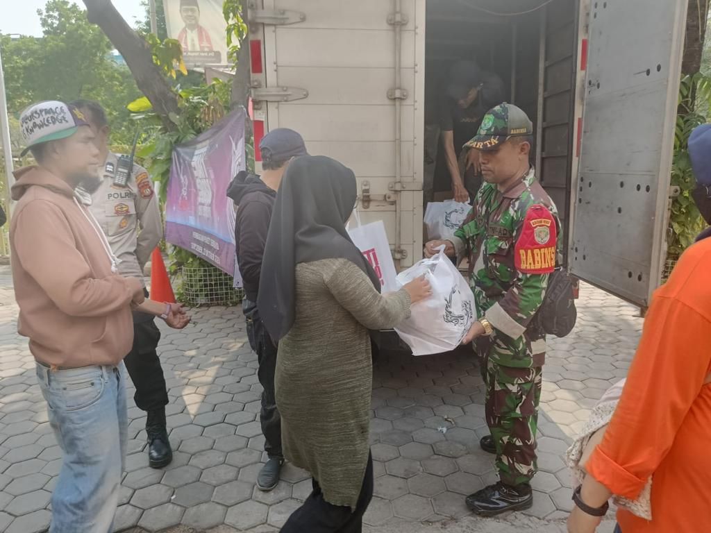 Bagikan Ratusan Sembako dan Donasi di Jakarta-Surabaya-Bali, Ormas Surabaya Community tetap Netral Politik