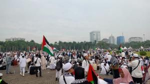 Ribuan Umat Islam Padati Monas, Doakan Palestina!