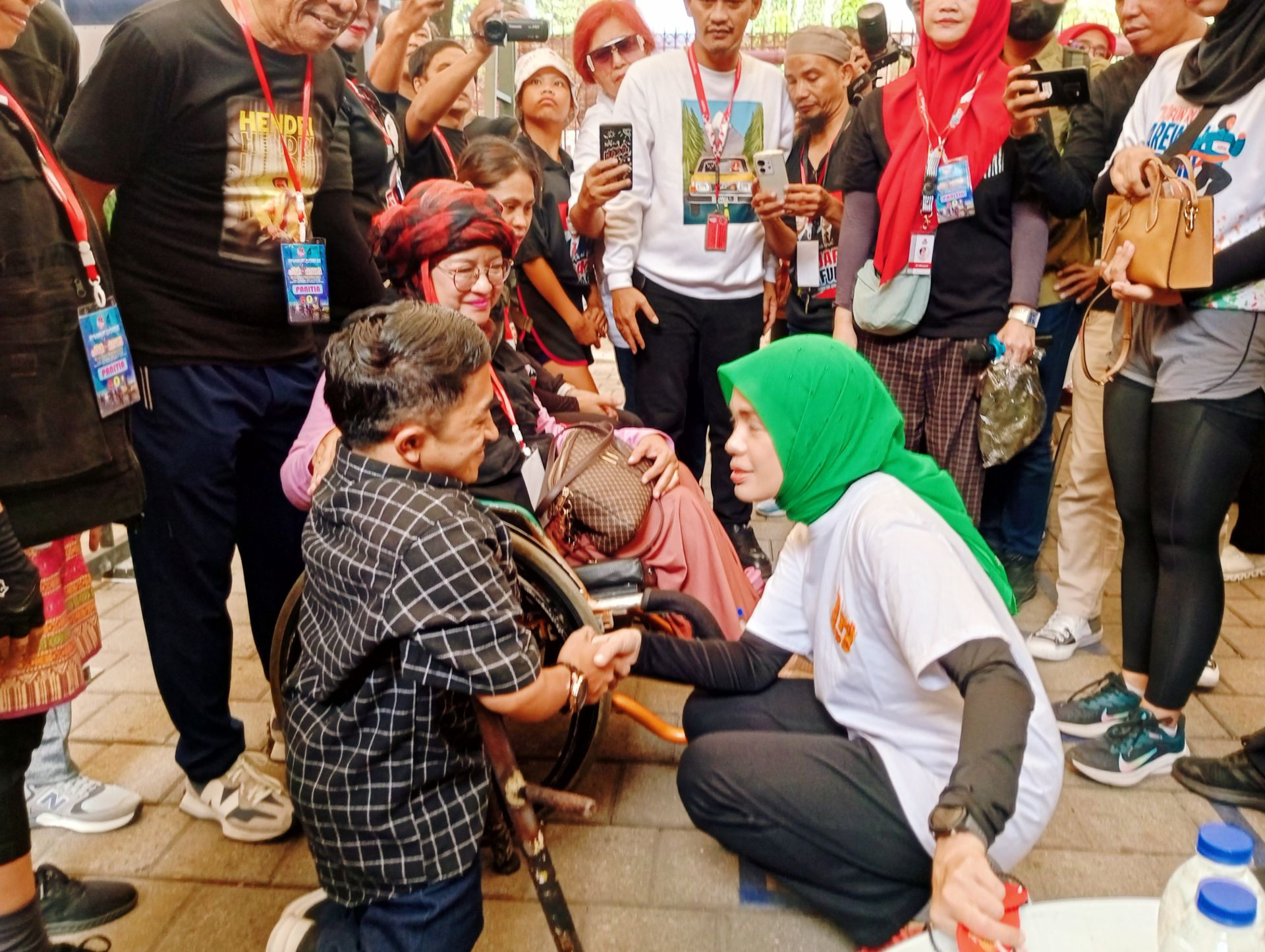 Pelukan Tulus dan Lembut, Siti Atikoh Ganjar Serap Aspirasi Disabilitas