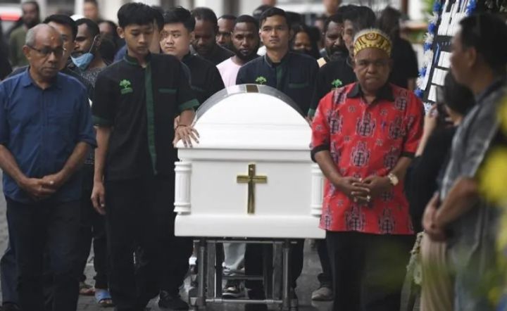 Jenazah Lukas Enembe akan Diterbangkan ke Papua pada Kamis Dini Hari 