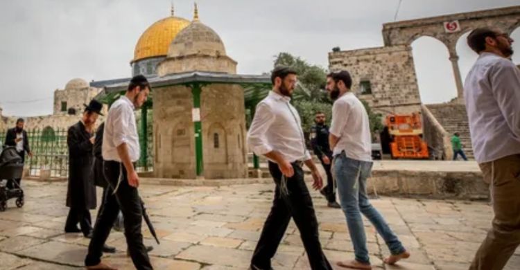 Pemukim Yahudi Masuk Mesjid Al Aqsa dan Lakukan Perbuatan Provokatif