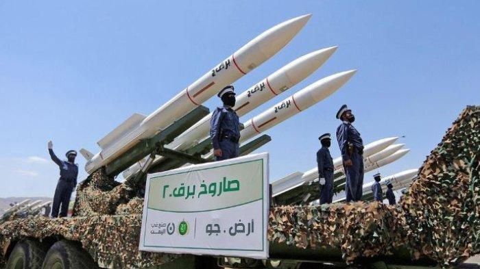 Iran: Houthi Tak Akan Hentikan Serang Kapal Israel