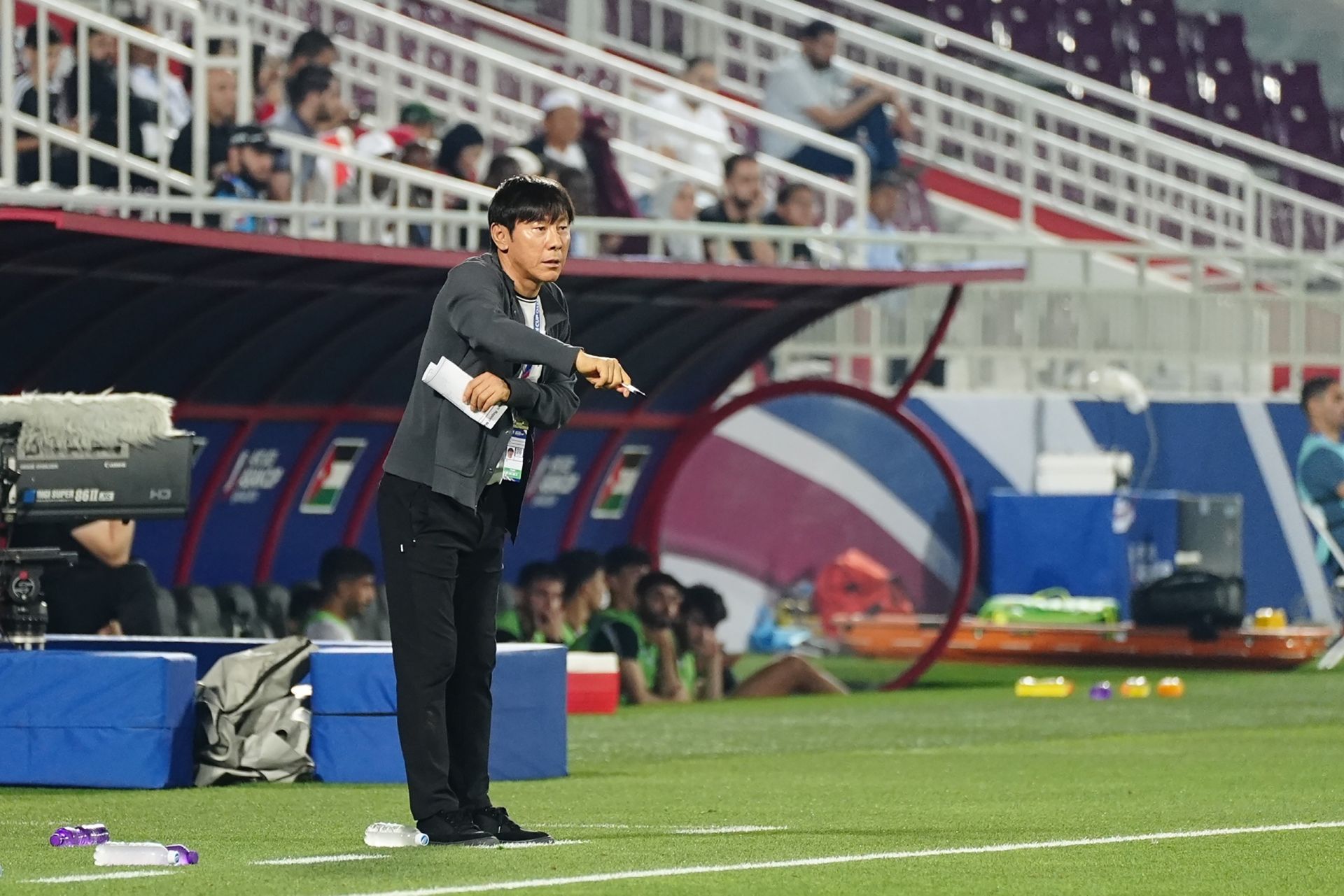Bawa Timnas Indonesia U-23 ke Perempat Final Piala Asia U-23 2024, Shin Tae-yong Resmi Perpanjang Kontrak hingga 2027