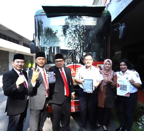 BI Jatim Kampanye Penggunaan QRIS di Sektor Transportasi & Pariwisata, Rayakan HUT ke-79 Kemerdekaan RI