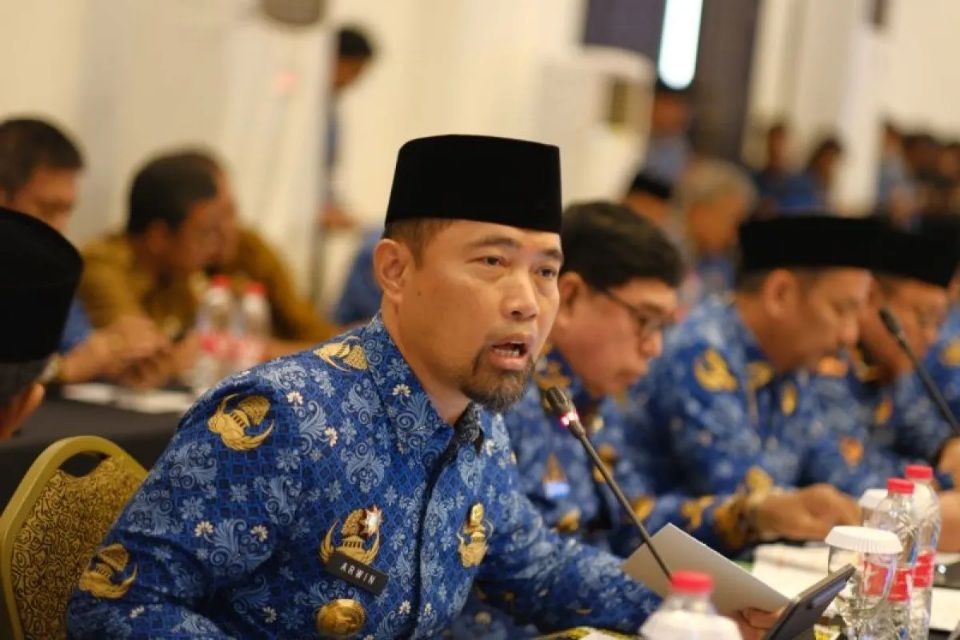  Pjs Wali Kota Makassar Andi Arwin Azis Paparkan Strategi Pengendalian Inflasi dalam High Level Meeting  TPID  