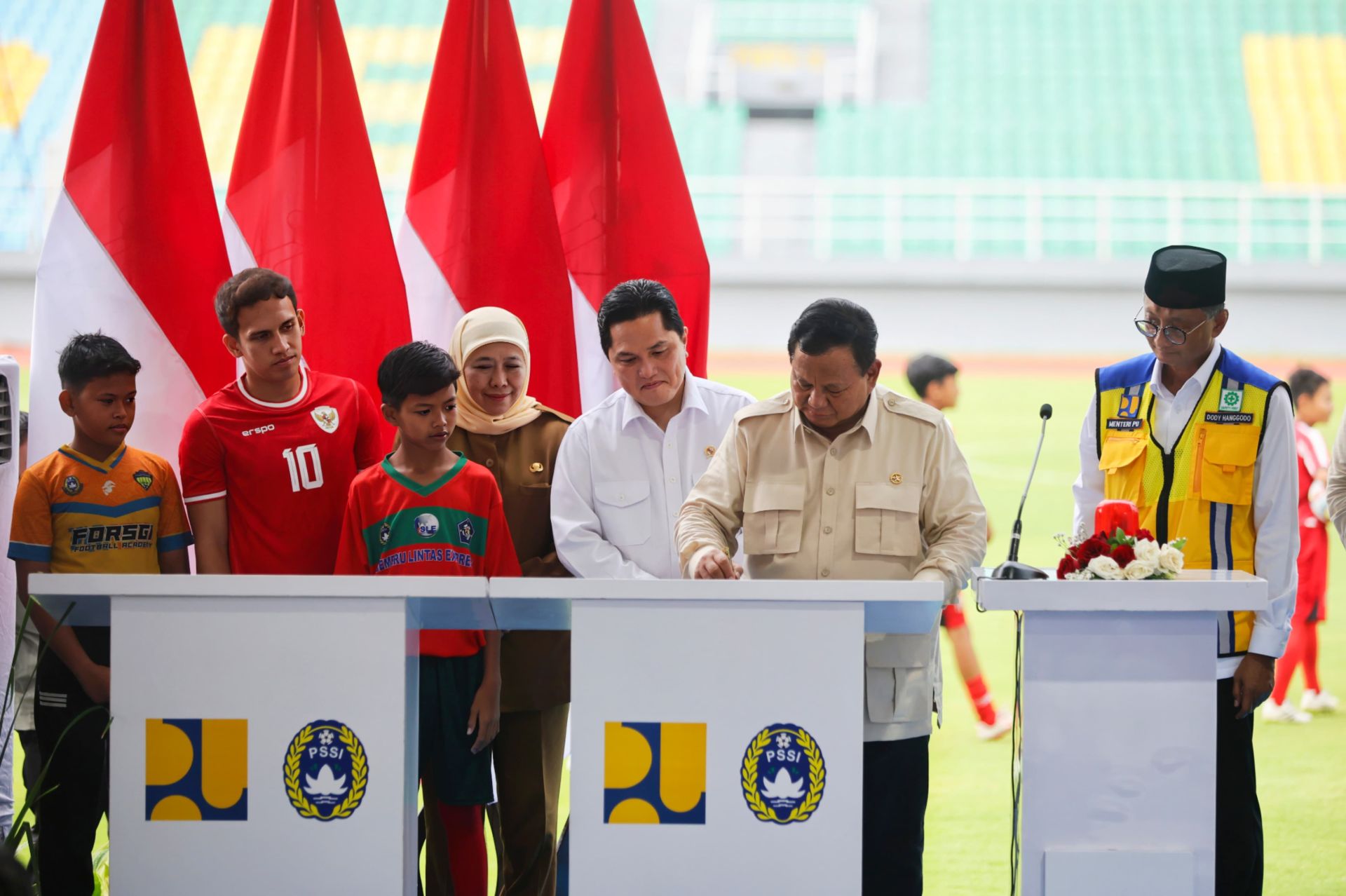 Presiden Prabowo Resmikan 17 Stadion Pasca Renovasi. Erick Thohir: Momentum Bangun Karakter Bangsa Melalui Sepakbola