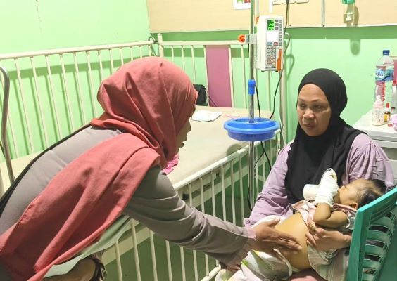 FJPI Cabang Papua Barat Daya Serahkan Donasi untuk Naura, Balita 14 Bulan Penderita Atresia Bilier