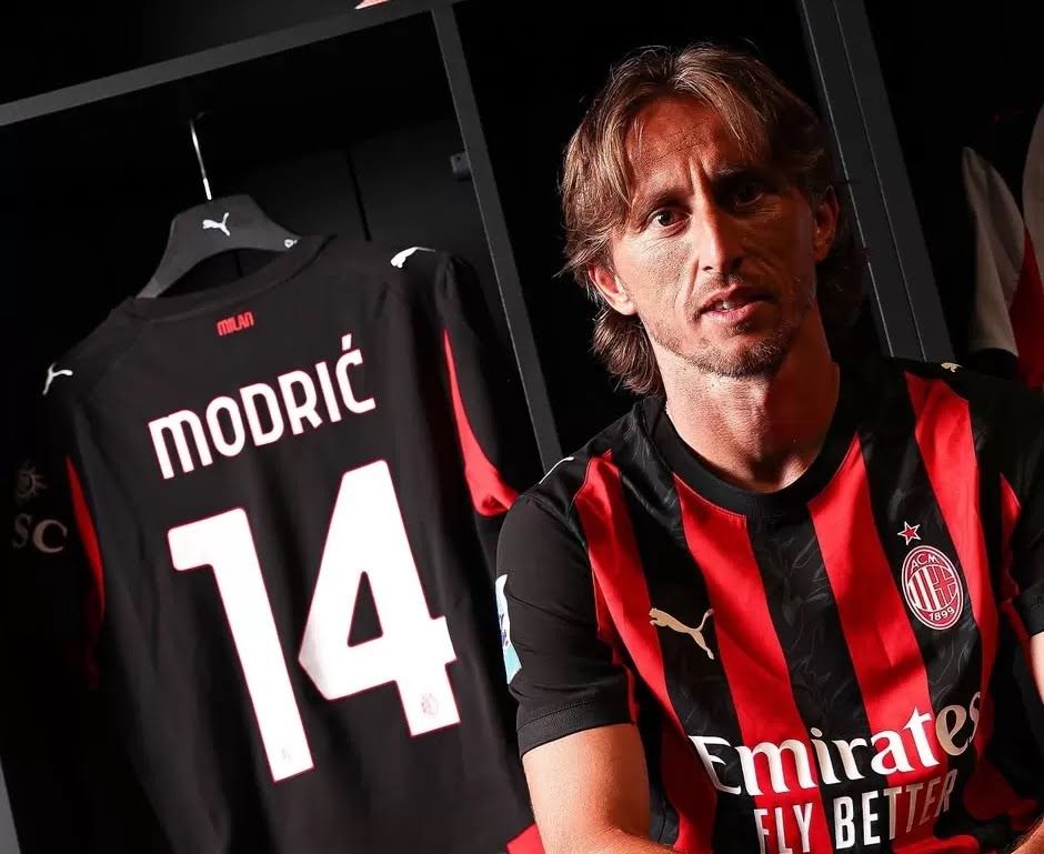 Resmi! Luka Modric Berseragam AC Milan 