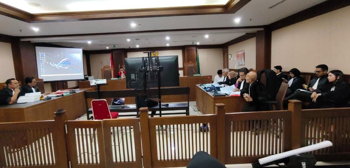 OC Kaligis Tuding Saksi Kepala Seksi Pemanfaatan Hutan Haltim Beri Kesaksian Palsu