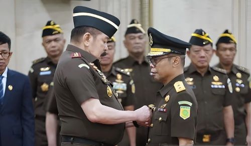 Jaksa Agung Lantik Jambin dan Staf Ahli