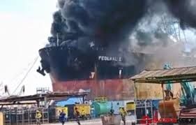 Kapal Tanker MT Federal II Terbakar, 10 Pekerja Meninggal 