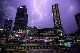 Cuaca Jakarta Kamis Sore Diperkirakan Hujan Petir