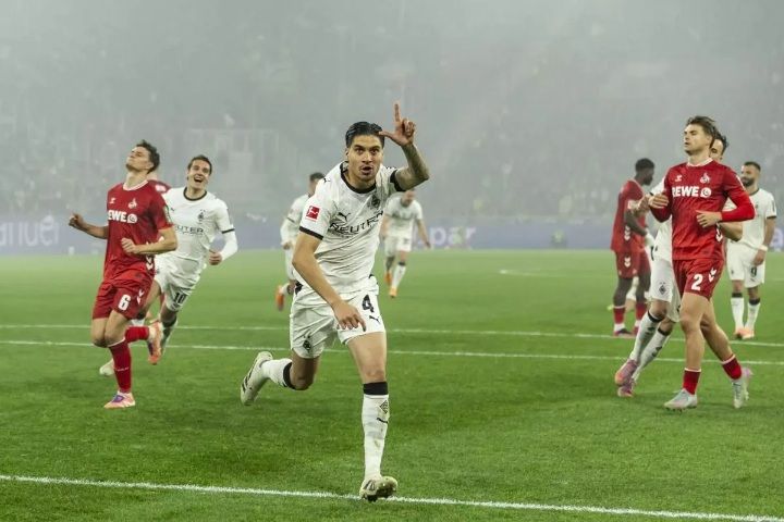 Kevin Diks Cetak Gol Perdana,  Monchengladbach Menang  atas Koln