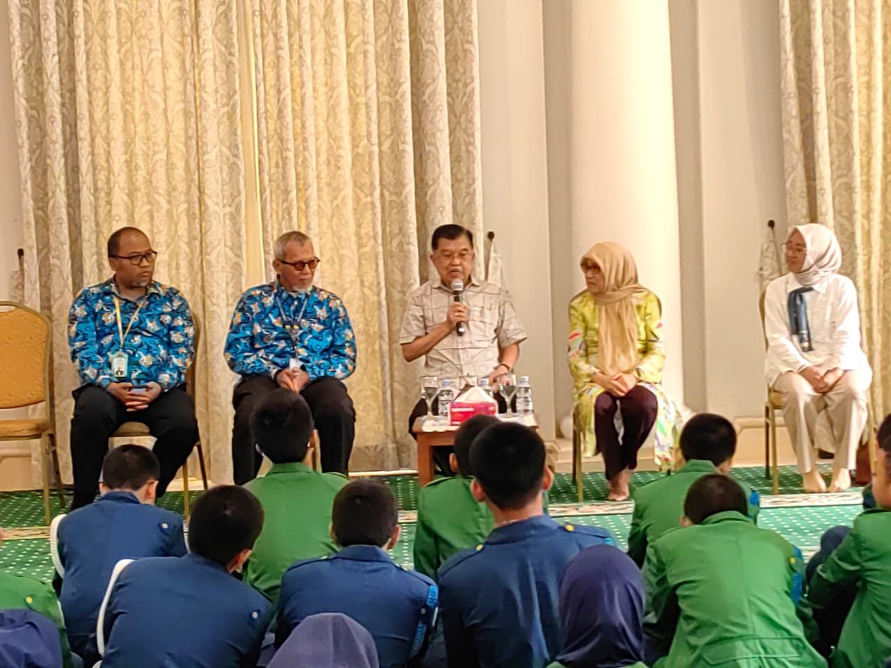 Jusuf Kalla Tekankan Pentingnya Disiplin, Ilmu, dan Kerja Keras kepada Siswa Lab School Cirendeu