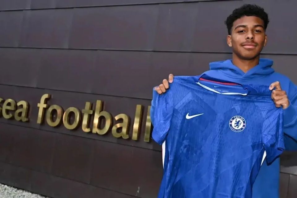 Isago Silva, Putra Sulung Thiago Silva Resmi Tandatangani Kontrak Profesional Pertamanya Bersama Chelsea