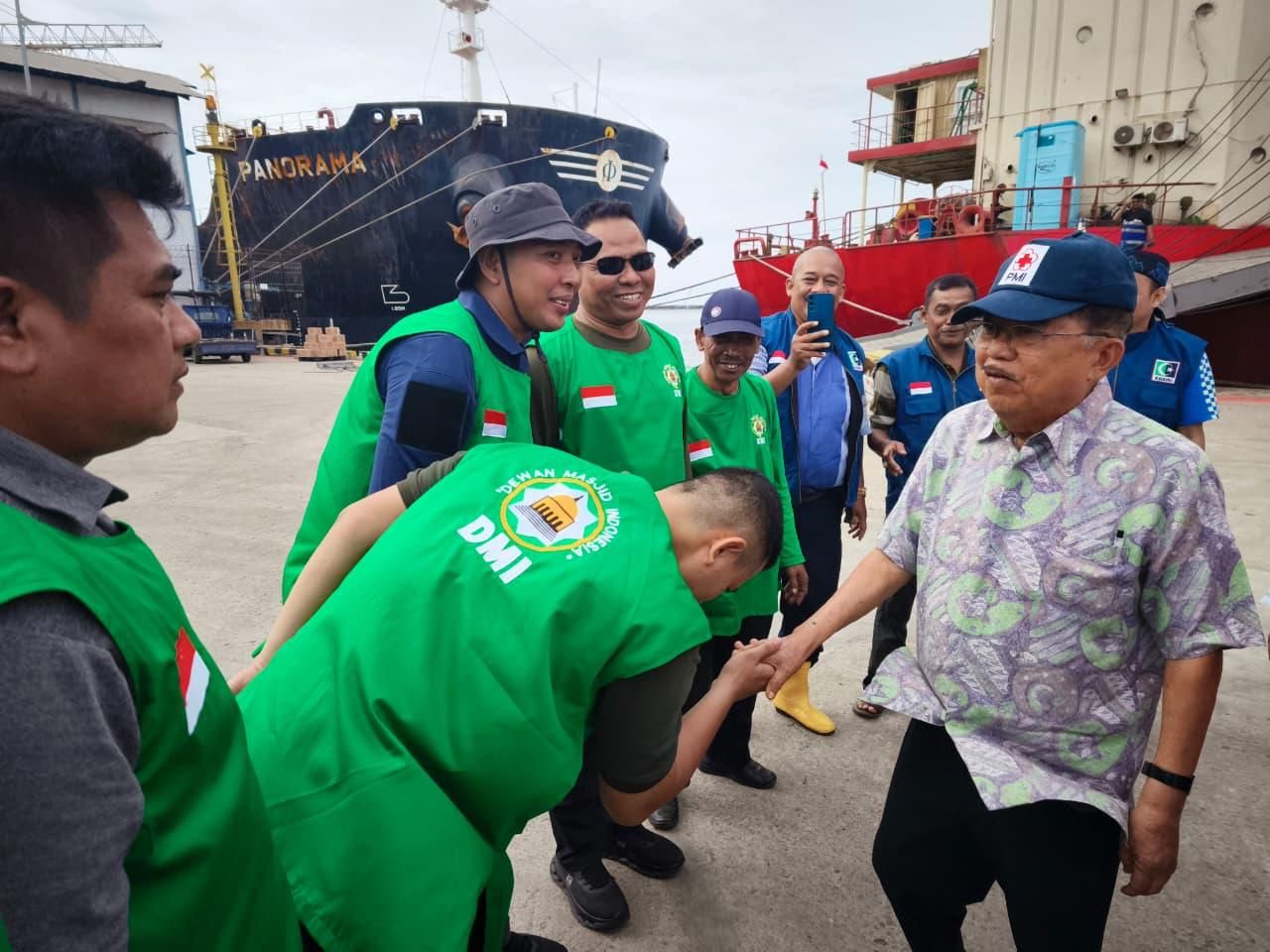 Jusuf Kalla Lepas 72 Relawan Kemanusiaan PMI untuk Bencana Sumatera dan Aceh