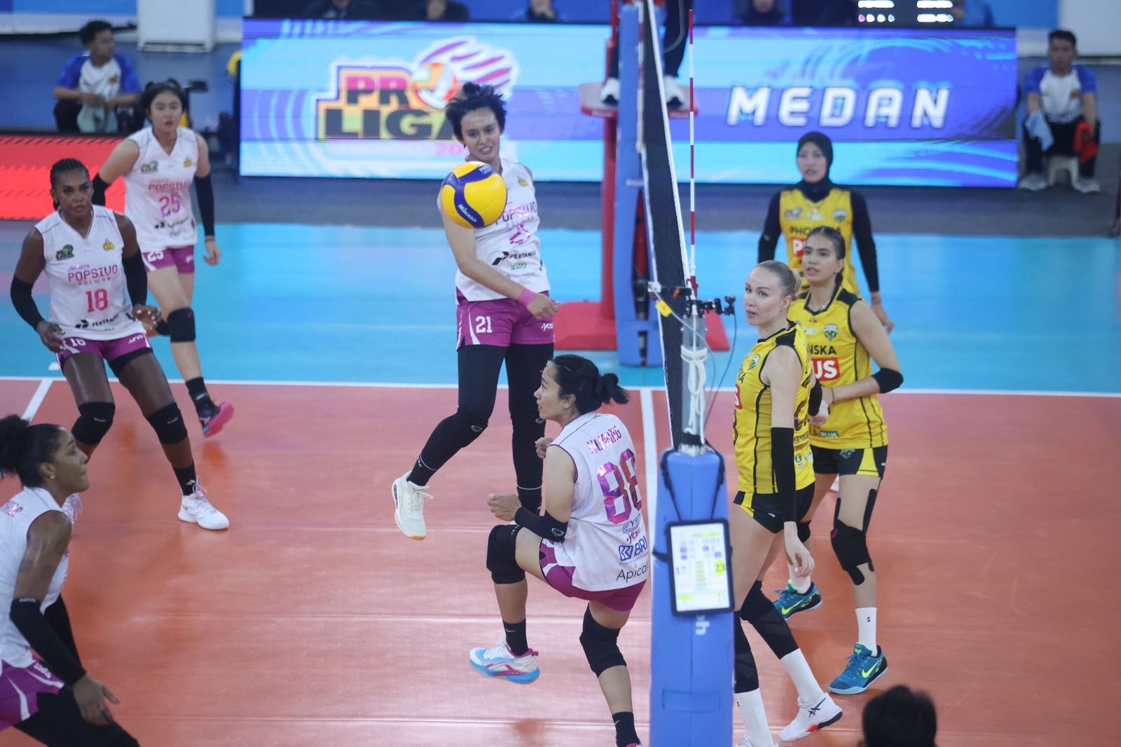 Gresik Phonska Plus Sukses Kalahkan Popsivo Polwan