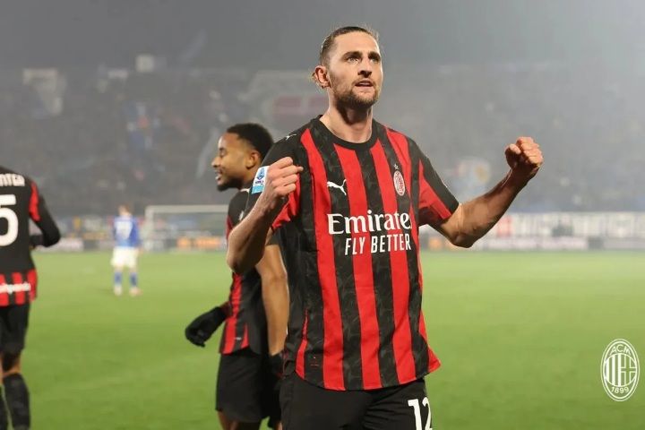 Liga Italia: AC Milan Hempaskan Tuan Rumah Como 3-1